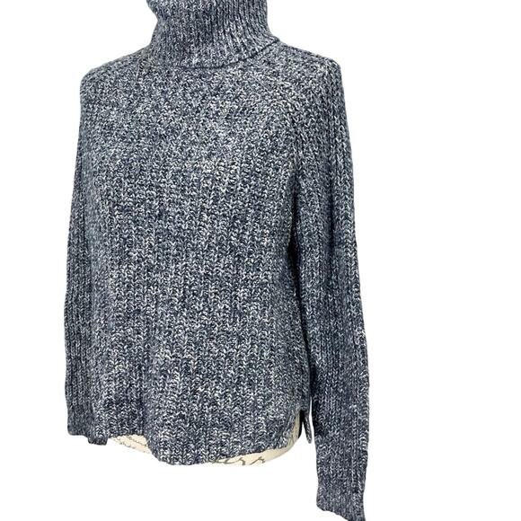 Abercrombie & Fitch Gray Marled Knit Chunky Turtleneck Sweater Size Medium - Picture 3 of 11